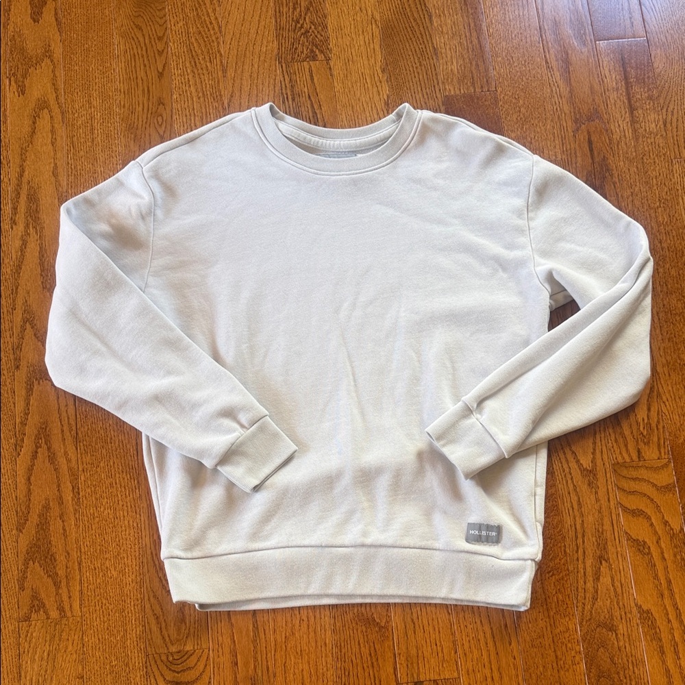 Hollister Men's Medium Crewneck Sweater in Light Beige